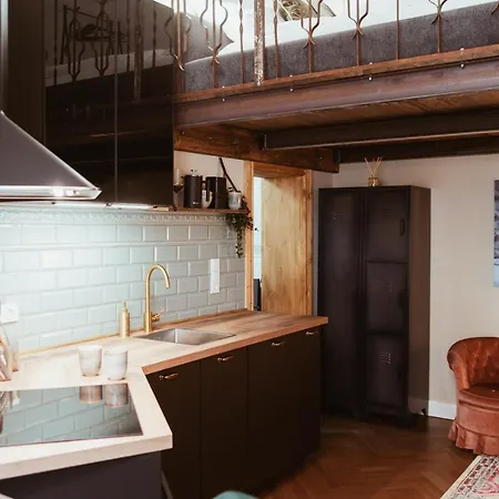 Loftbruecke, Am Platz Der Luftbruecke * Berlin