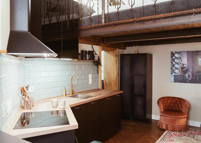 Loftbrücke, Am Platz Der Luftbrücke * Berlín