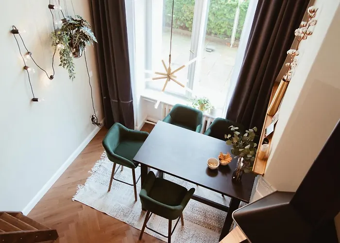 Loftbrücke, Am Platz Der Luftbrücke *