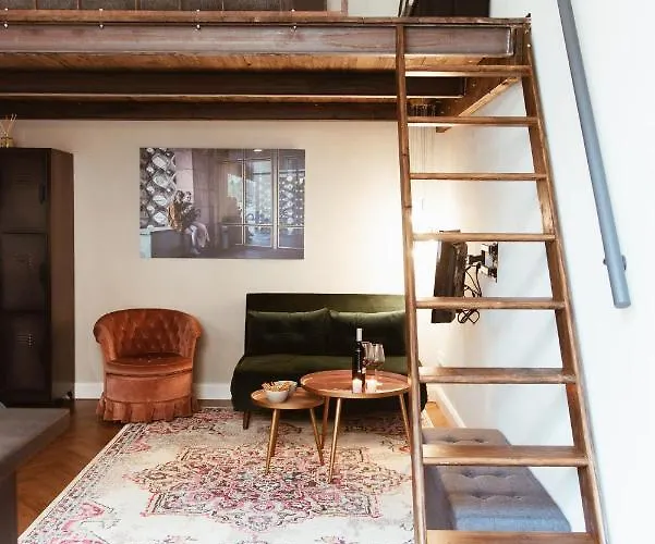 Loftbruecke, Am Platz Der Luftbruecke Berlin