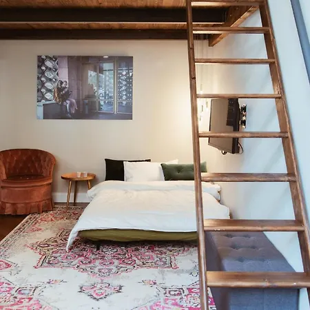 Loftbruecke, Am Platz Der Luftbruecke